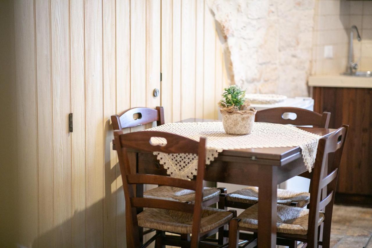 アルベロベッロ Trulli Di Nonno Carloヴィラ エクステリア 写真