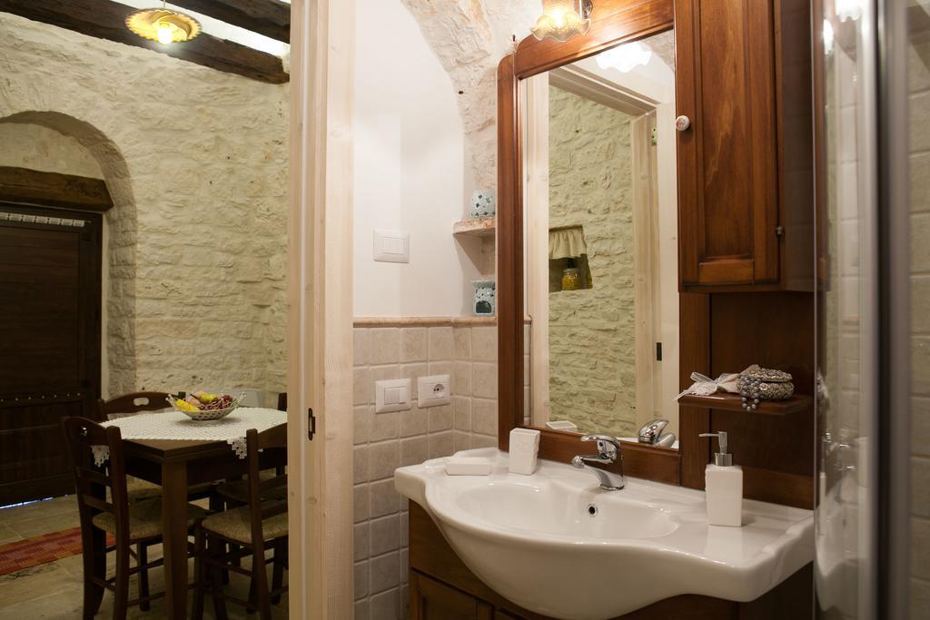 アルベロベッロ Trulli Di Nonno Carloヴィラ 部屋 写真